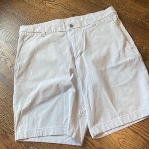EUC Lululemon Commission Short 9” Woven